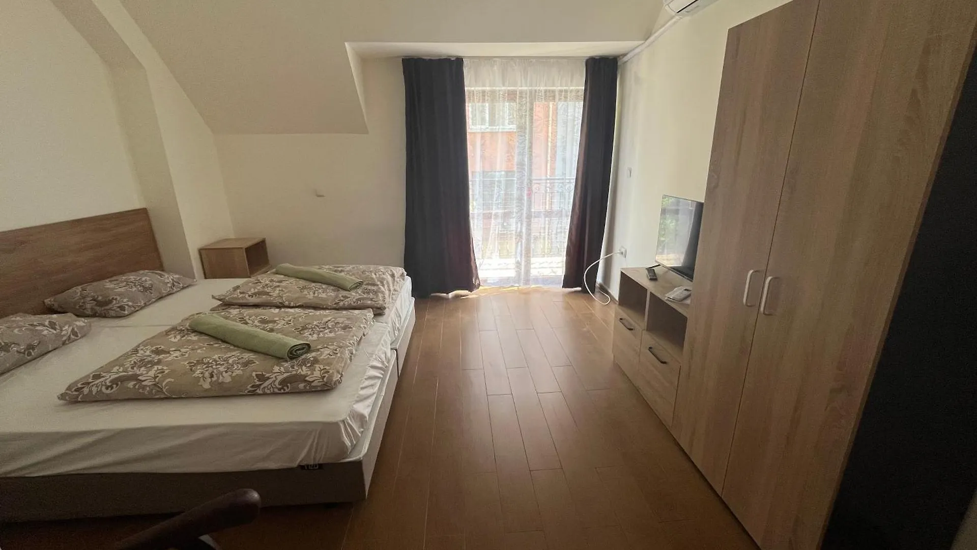 Pensión En-Suite Rooms: Novа Guesthouse In Sofia Center