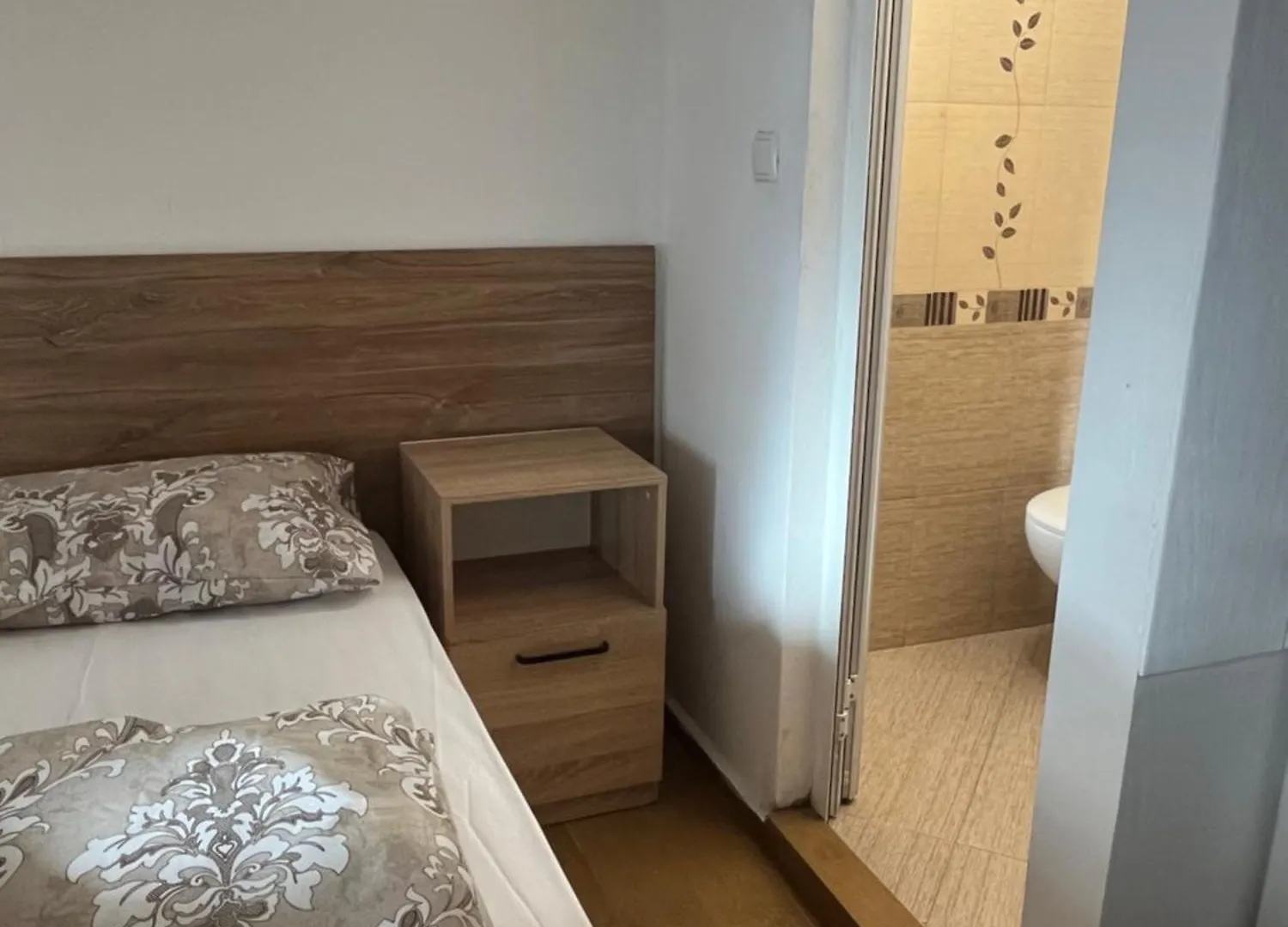 En-Suite Rooms: Novа Guesthouse In Sofia Center Pensión