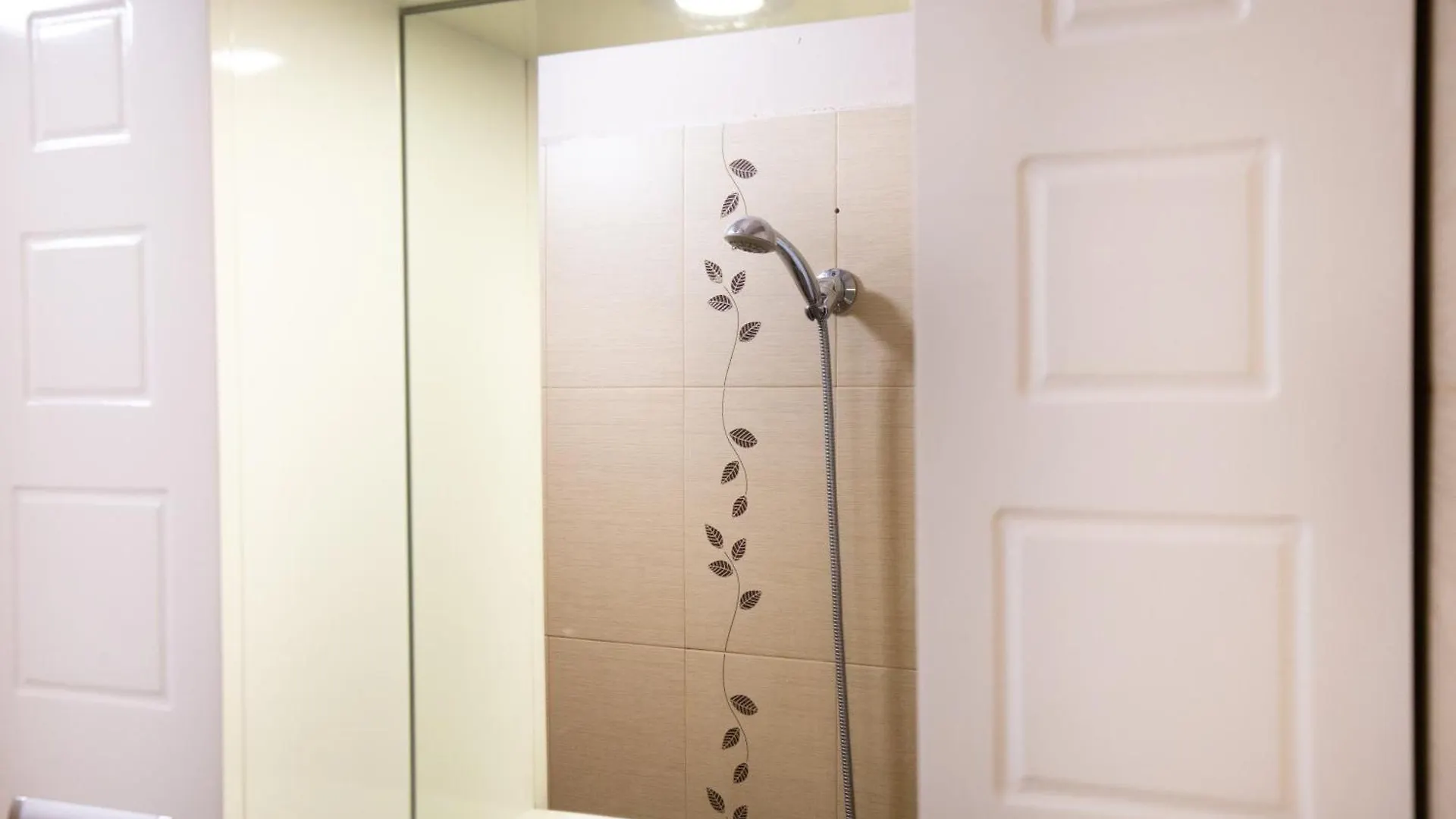En-Suite Rooms: Novа Guesthouse In Sofia Center 2*,