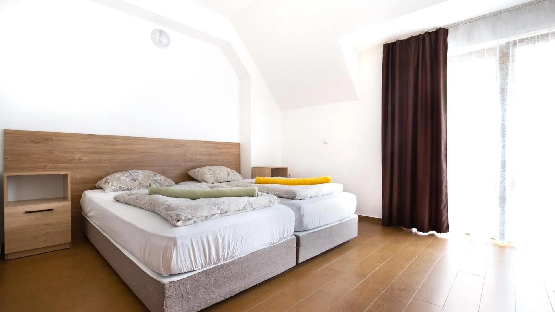 En-Suite Rooms: Novа Guesthouse In Sofia Center Pensión
