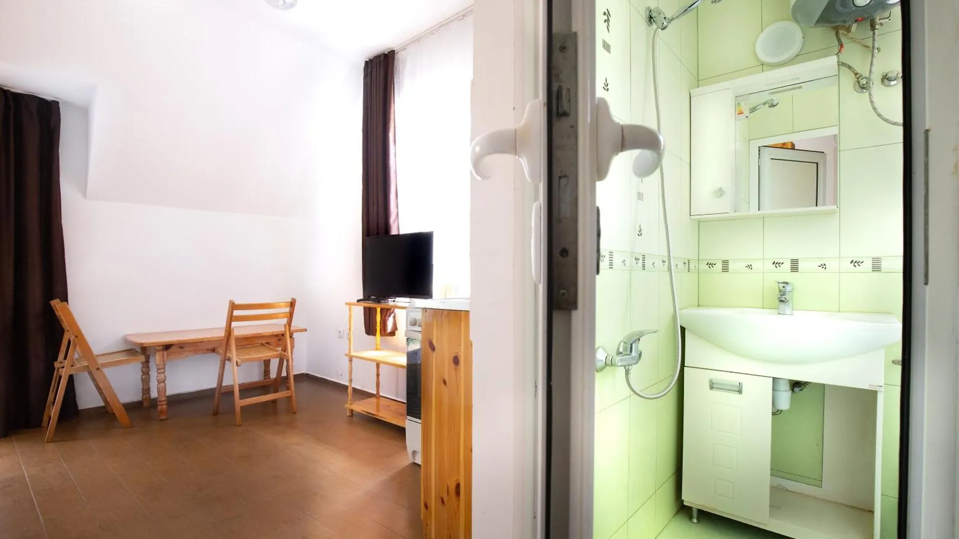 En-Suite Rooms: Novа Guesthouse In Sofia Center
