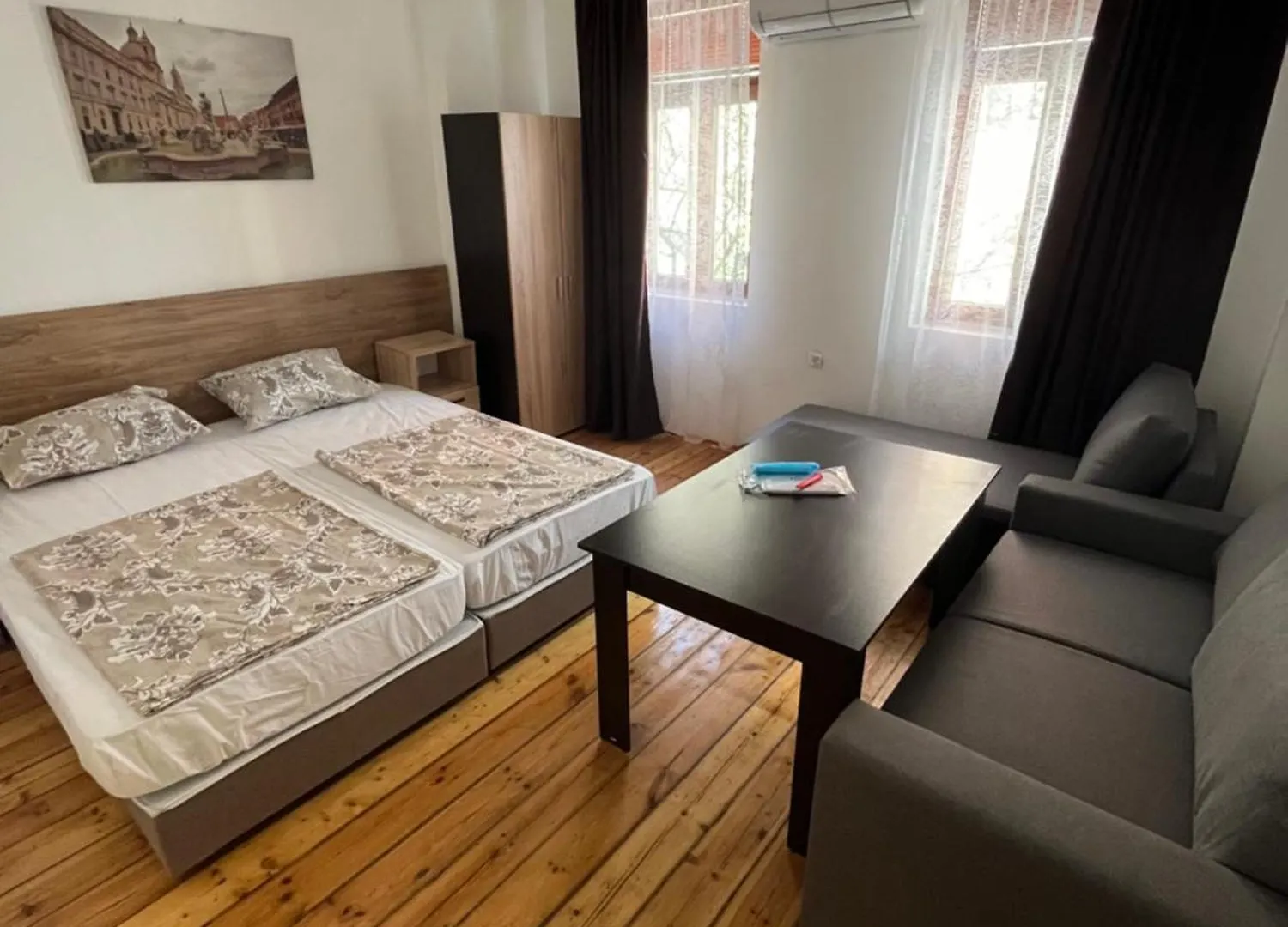 بيت ضيافة En-Suite Rooms: Novа Guesthouse In Sofia Center