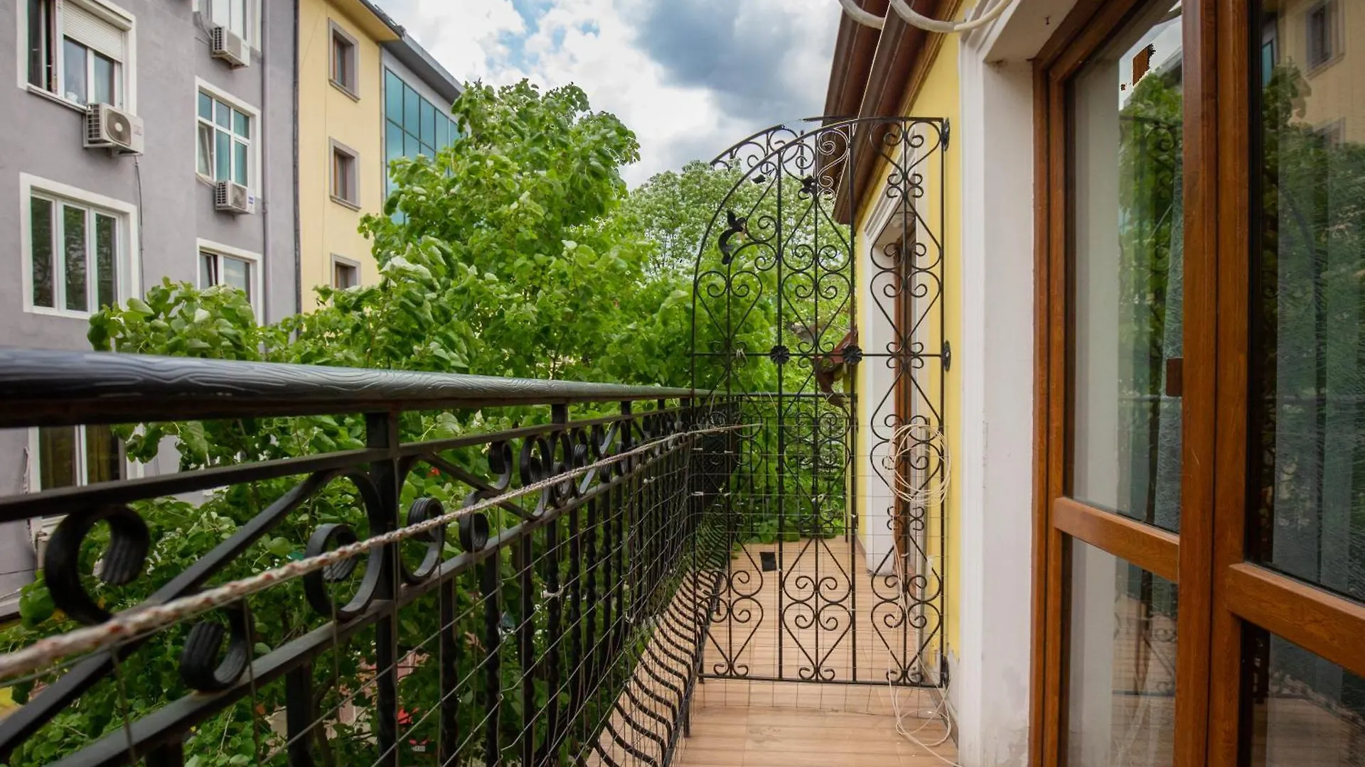 En-Suite Rooms: Novа Guesthouse In Sofia Center