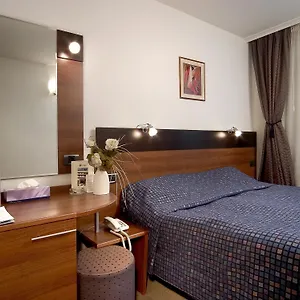 Otel Forum - Free Parking