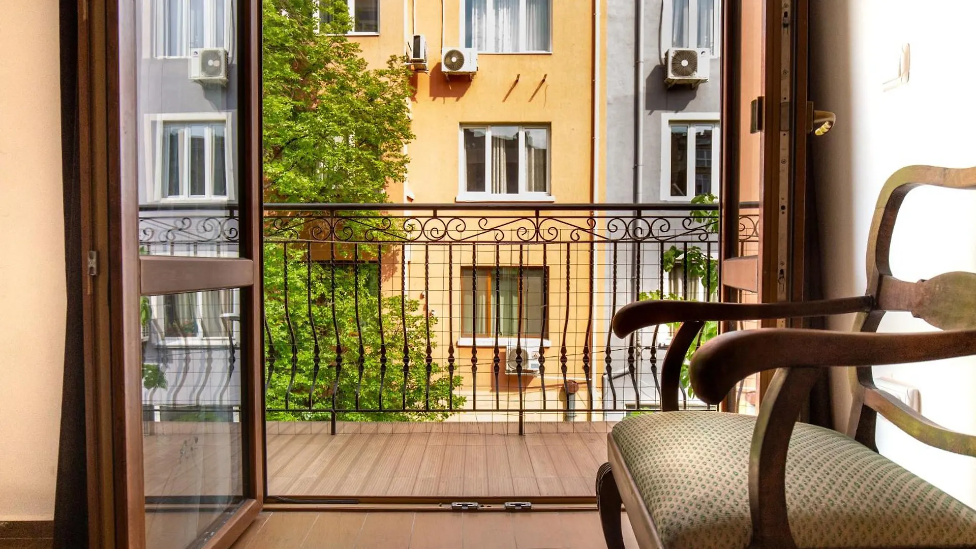 En-Suite Rooms: Novа Guesthouse In Sofia Center 2*,  Bulgaristan